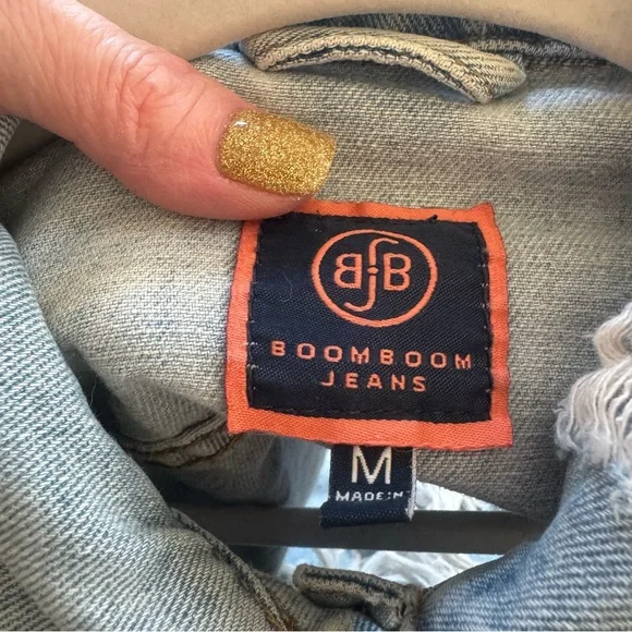 BoomBoom Jeans Jacket Denim Blue Shredded Distressed Denim Button Front Pocket M - Picture 5 of 9